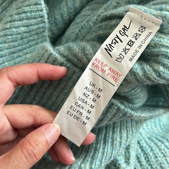“Nasty Gal- Sweater size medium” - Picture 6 of 8